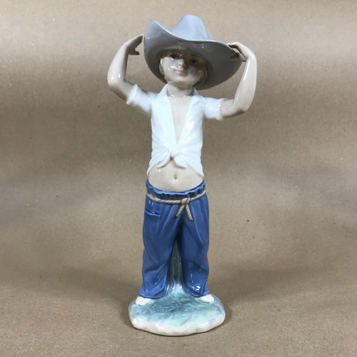 Vintage nao lladro figurine - vintage,