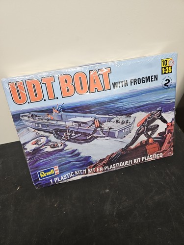 Revell boat with - u.d.t.,