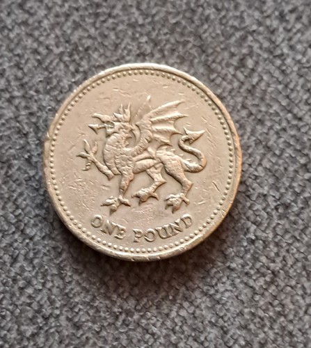 2000 coin one pound - £1.00,