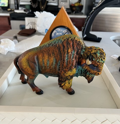 Resin buffalo trace - buffalo, 9”