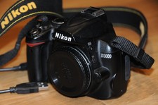 Nikon D3000 10 MP Digital SLR