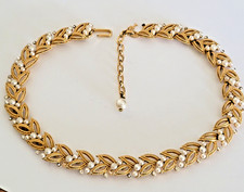 Lovely Crown Trifari leaf link