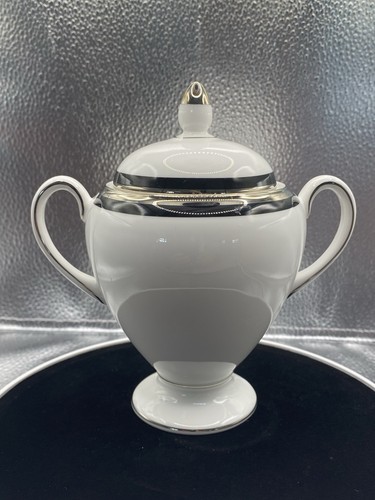 Wedgewood amherst lidded - wedgewood, amherst-lidded