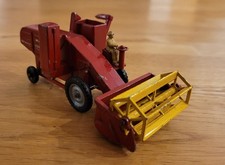 1959 Matchbox Major Pack M5 Massey Ferguson Combine Harvester with Silver Hubs
