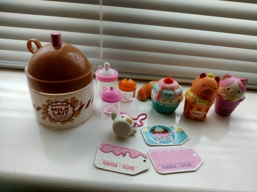 Smooshy mushy container with - mushy,