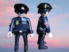 CUST02 PLAYMOBIL FIGURE