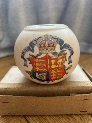 Antique coronation pot queen - antique,