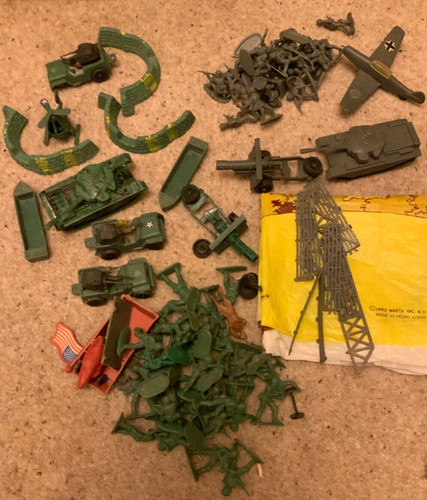 Plastic toy soldiers army - plastic, men