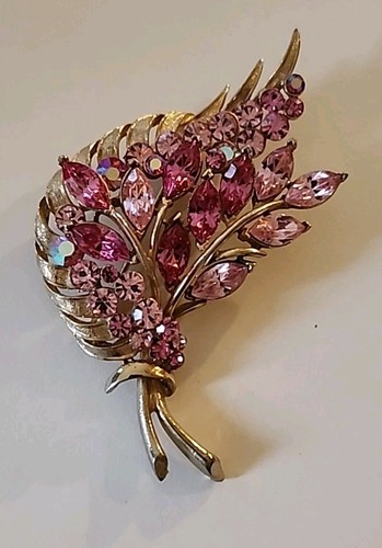 Vintage coro leaf brooch - coro, pin