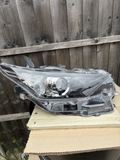Headlight fits toyota - fits, auris