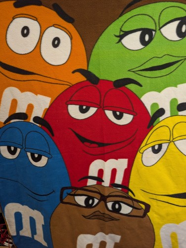 World blanket throw - m&m's,