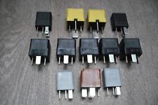 A SELECTION OF  VAUXHALL ZAFIRA B  RELAYS FROM THE FUSE BOX