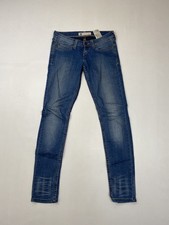 LEVI’S SLIGHT CURVE SKINNY