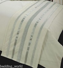 CREAM OFF WHITE SILVER RIBBON