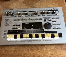 Roland MC-303 Groove box