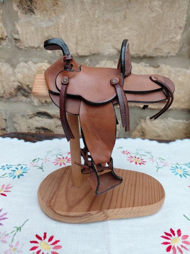 Model replica western - model, leather