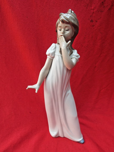 Lladro nao ready for bed - lladro, "ready