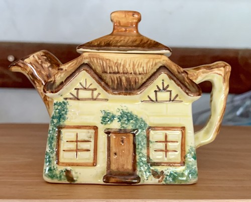 English thatched cottage - thatched,