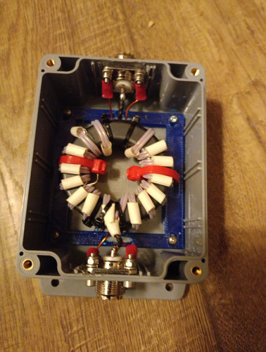 Balun line isolator - 1:1, common