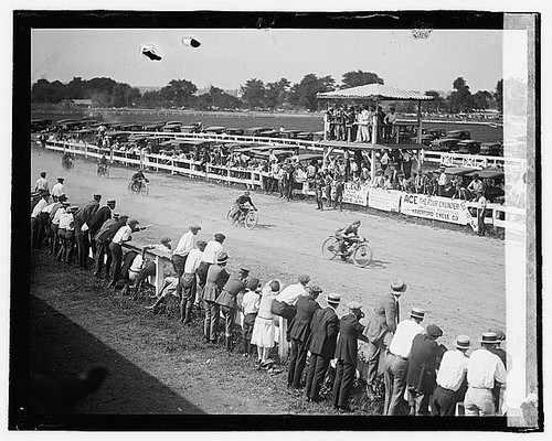 Photo motorcycle race 1900s - photo:motorcycle,