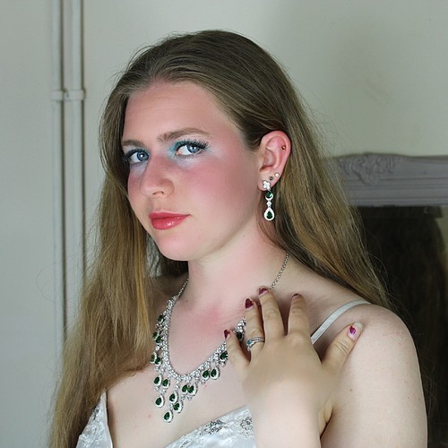 White gold finish green - white,