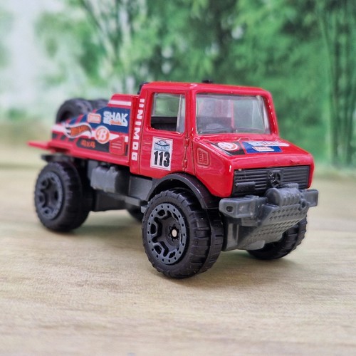 Hot wheels mercedes unimog - hot,