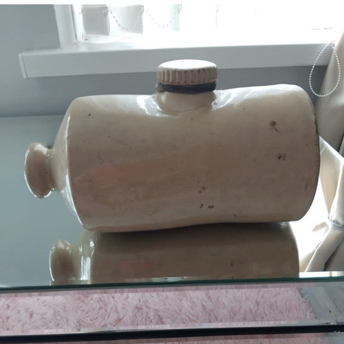 White ceramic hot - hot, water