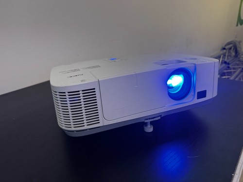 Nec p501x lcd xga large - xga, venue