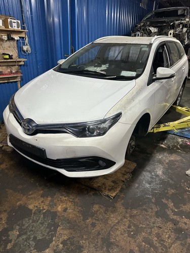 Toyota auris mk2 estate - toyota,
