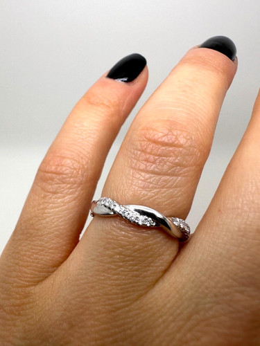 9ct white gold twisted half - 9ct,