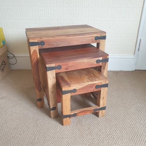Sheesham wooden nest - of, tables