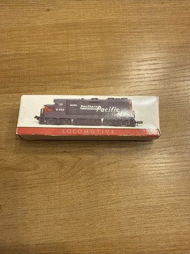 Southern pacific 9725 diesel - pacific,