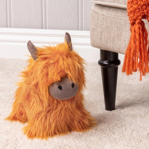 Shaggy highland cow - door, stop