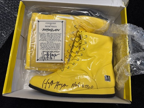 Rare hulk hogan signed - rare, yellow