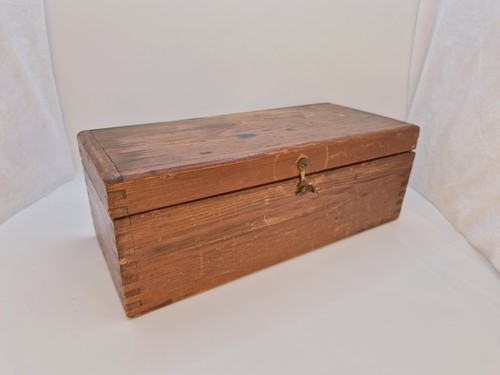 Large vintage wooden tool box - large,