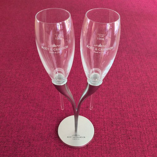 Moet chandon pair of - chandon,