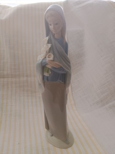 Llardo female figurine girl - female,
