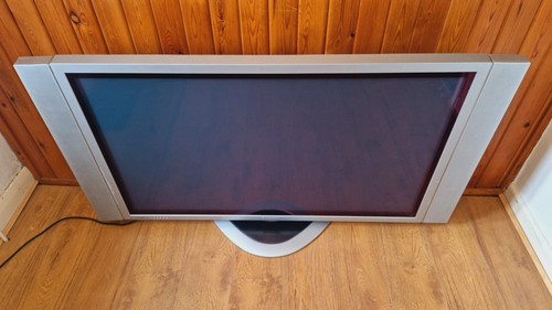 Panasonic speakers - 45", +
