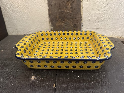 Oven dish with handles