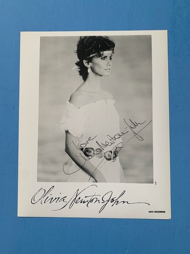 Olivia newton john hand - olivia, newton-john