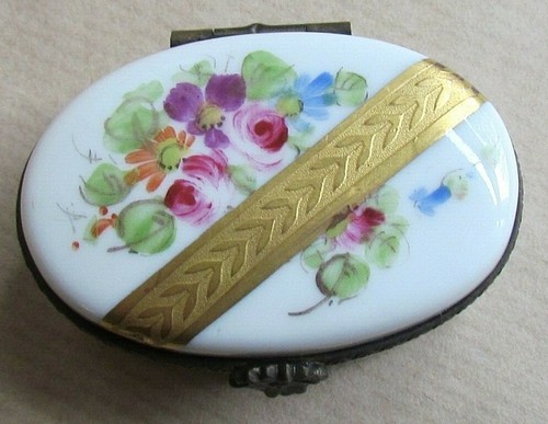 Limoges porcelain lidded - limoges, pill