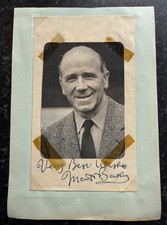 SIR MATT BUSBY GENUINE HAND " SIGNED " PAGE - MANCHESTER UNITED / MAN UTD