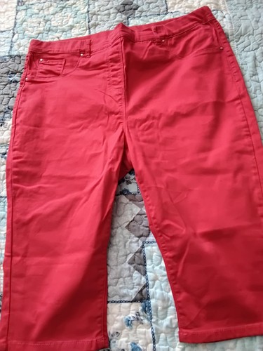 Red pedal pusher - red,