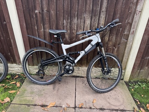 Saracen raw mountain bike - saracen,