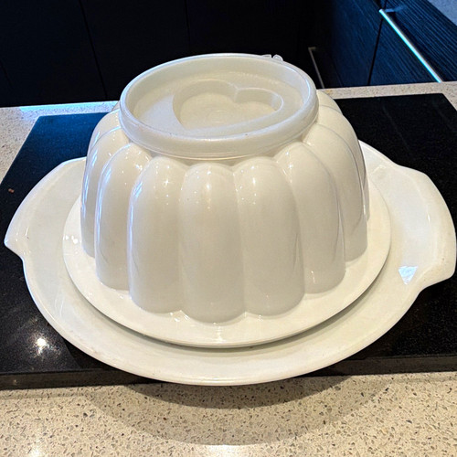 Tupperware jel ring - tupperware, round