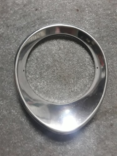 Morris 1800 headlamp surround