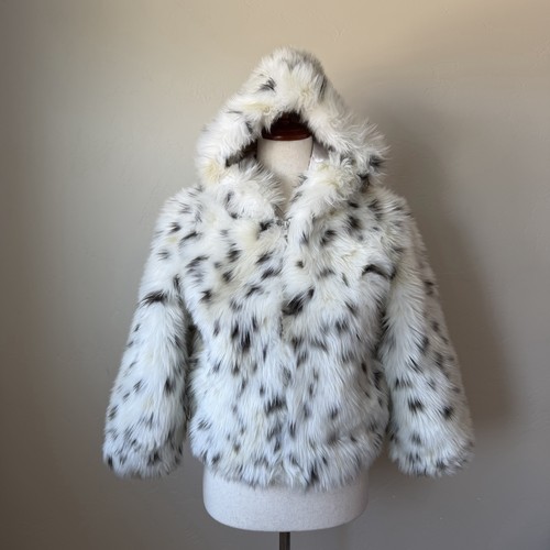 Donna salyers fabulous furs - salyers,
