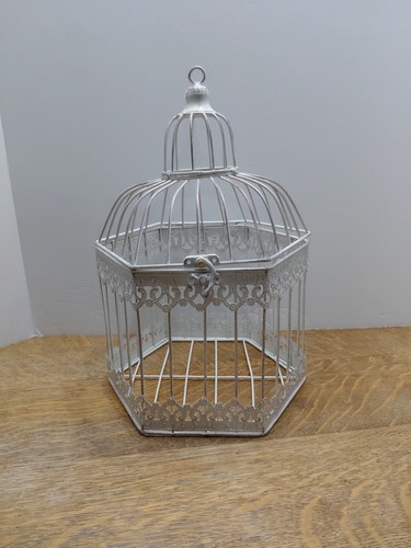 Shabby chic distressed white - shabby,