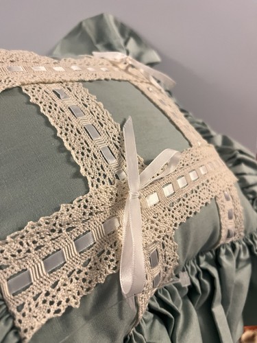 Vintage green lace ruffle - vintage,