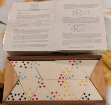 Uno Alla Volta Tri-Dominos